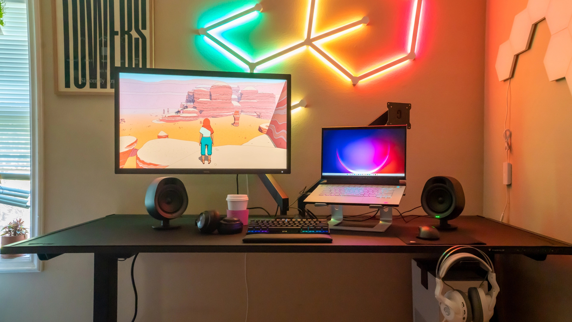 Office Table or gaming desk? The top 5 characteristics of a decent gaming desk